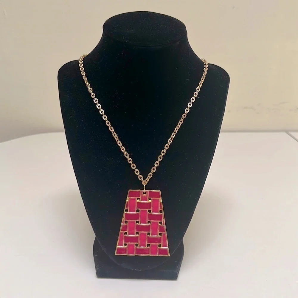 👋 3/$15 GOLD AND PINK GEOMETRIC PENDENT ADJUSTABLE NECKLACE
